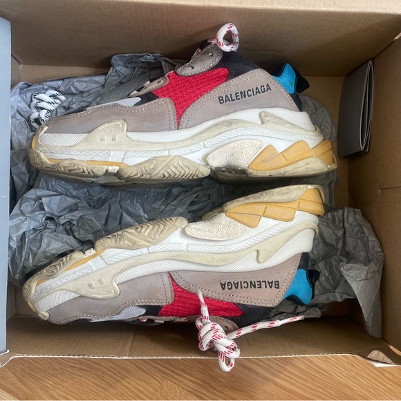 balenciaga triple s - Picture 2 of 5